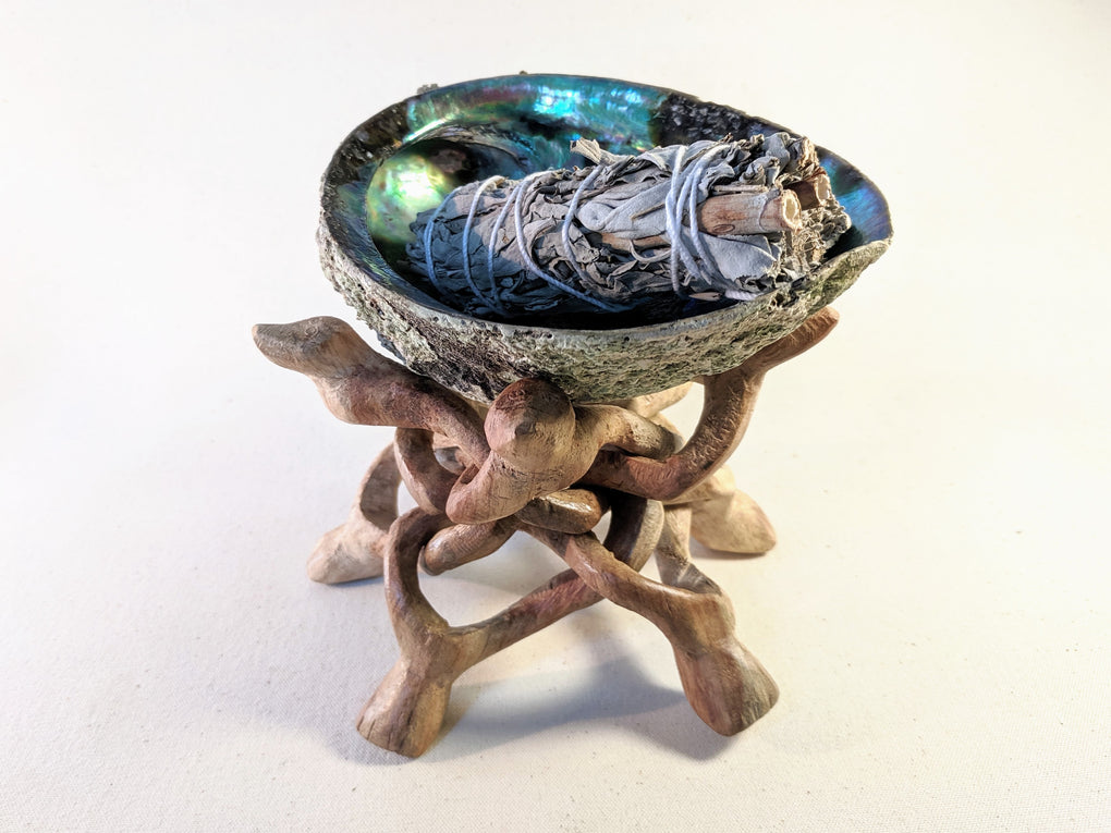 Smudge set includes Wood Cobra Stand, Abalone Shell and 3 Sage Bundles